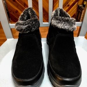 Skechers suede  black boots with memory foam, NWOT